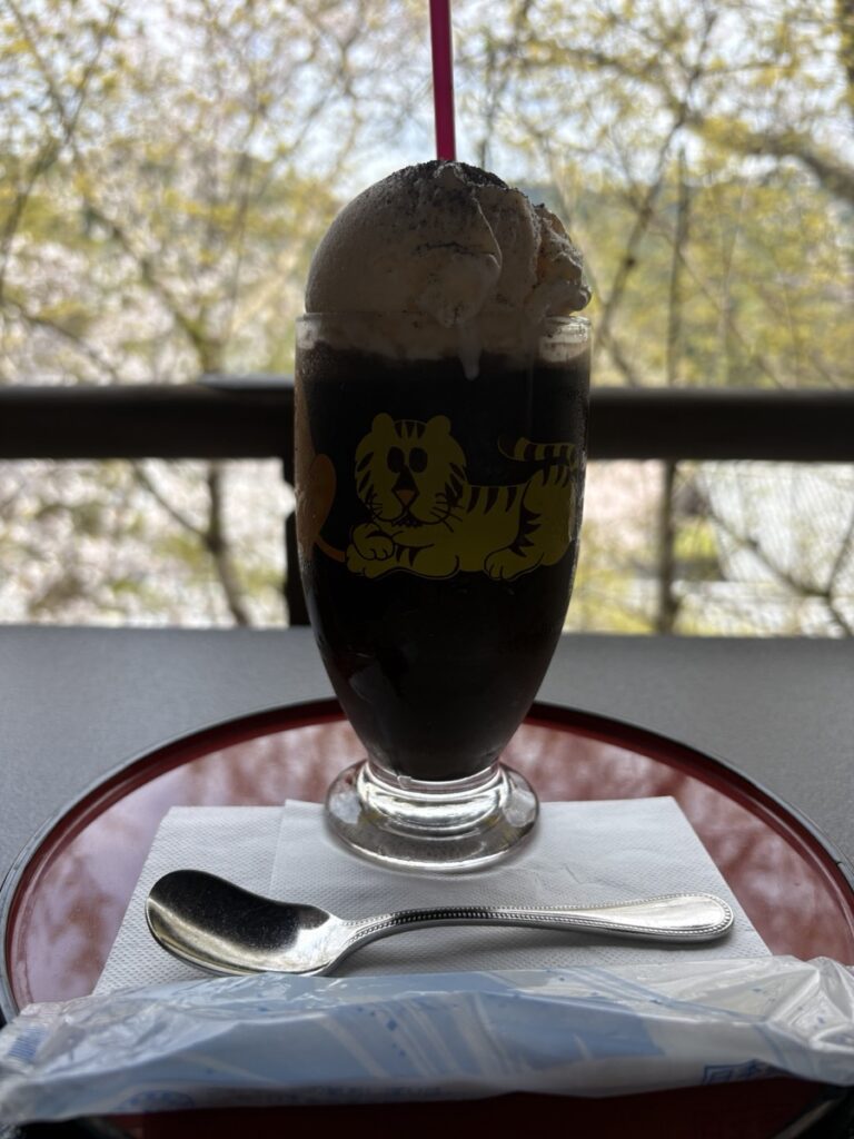 ほうじ茶フロート